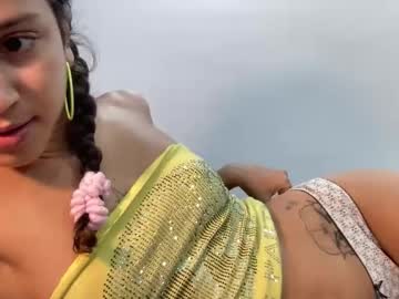 Absolutehorrorfield live cam preview — HD — petite — age 18