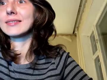 Aevra live cam preview — HD — tall — age 30