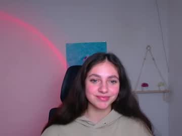 Amber  R live cam preview — skinny — age 18