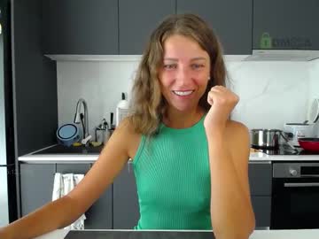 Anna Shine  live cam preview — HD — lovense — age 36