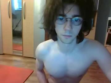 Arvo          live cam preview — latin — age 24