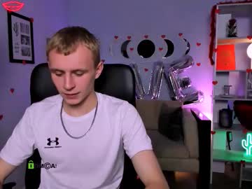 Astren Villo live cam preview — HD — muscle — age 19