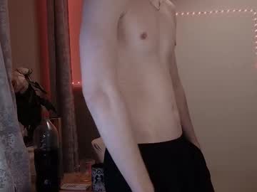 Axel 0ne live cam preview — HD — young — age 0