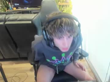 Live cam boy Bashful4200, 22 yrs – Hot Male Cams