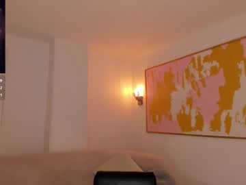 Bellathompsonx  live cam preview — HD — cute — age 24