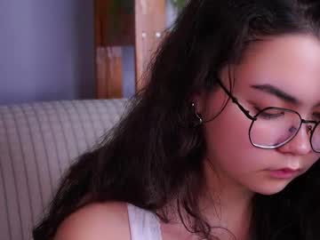 Camrising live cam preview — HD — shy — age 18