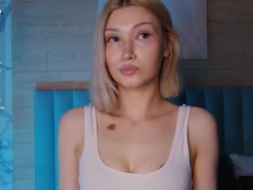 Carolreeves live cam preview — HD — pantyhose — age 22