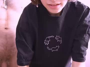 Chill Girrrl live cam preview — HD — shy — age 99