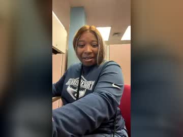 Cocobutterprettybrown live cam profile photo