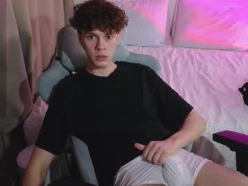 Cute Thomas live cam preview — HD — 18 — age 20