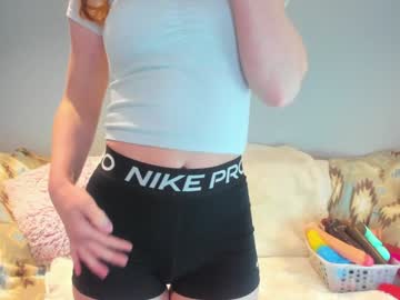 Eatmygingersnapps live cam preview — HD — redhead — age 28