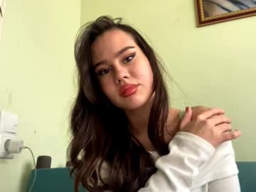 Elenemiyose live cam preview — HD — new — age 18