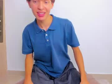 Ely King live cam preview — HD — femboy — age 18