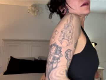 Emilietreez live cam preview — HD — tattoo — age 0