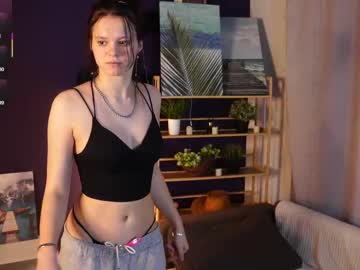 Emmiecrellin live cam preview — HD — new — age 18