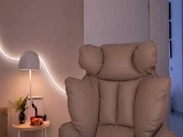 Entya live cam preview — HD — boobs — age 19