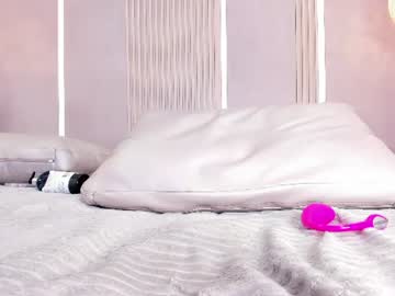 Eva Layn live cam preview — HD — feet — age 27