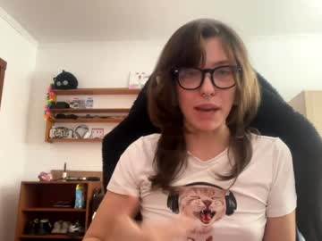 Faintpeach live cam profile photo