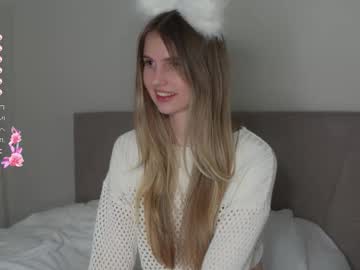 Fluffy Angel live cam preview — HD — teen — age 22