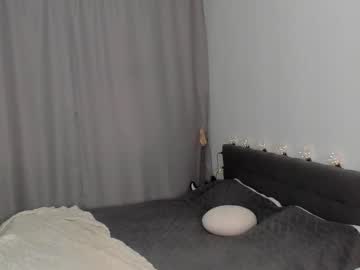 Gin Yoon live cam preview — HD — blonde — age 20