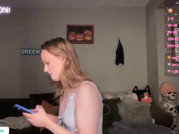 Greenxxxqueen live cam preview — HD — trans — age 27