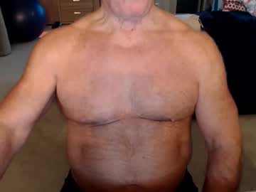 Gymguyuk28 live cam preview — pecs — age 67
