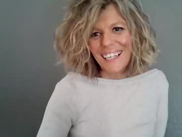 Haileys123 live cam preview — HD — mature — age 0