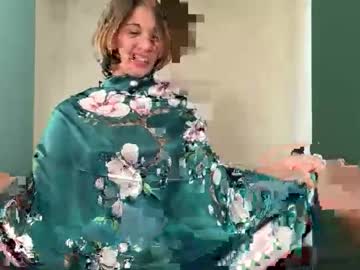 Hannahinto live cam preview — nonude — age 23