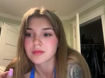 Hellokloe live cam preview — 18 — age 18