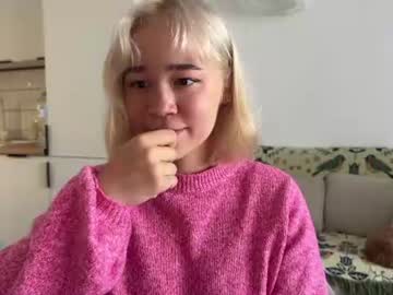 Hey  Lucy live cam preview — HD — natural — age 0