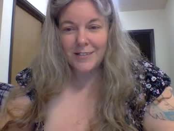 Hippysnewhere live cam preview — feet — age 52