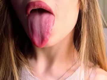 Holayoula live cam preview — HD — bigass — age 19