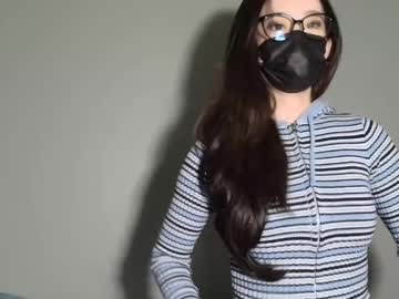 Honeybeedog live cam preview — HD — asian — age 19