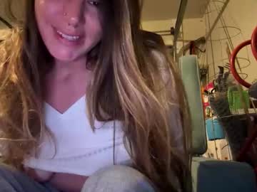 Hoodhippy live cam preview — HD — natural — age 99