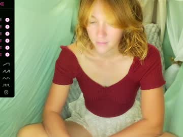 Its Lily live cam preview — HD — natural — age 0