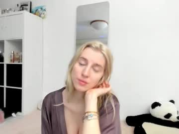 Kenziedawton live cam preview — HD — bigtits — age 28