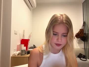 Laraineprada live cam profile photo