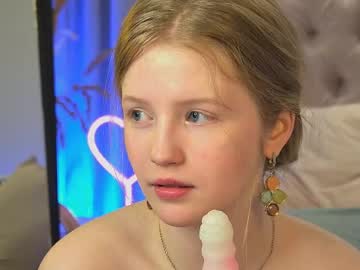 Lilianhoward live cam preview — HD — daddysgirl — age 18