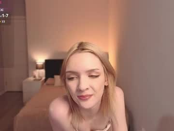 Lily Moony live cam preview — HD — squirt — age 18