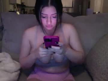 Littlelovergirllindz live cam preview — titties — age 0