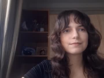 Lonniegoldrup live cam preview — HD — young — age 18