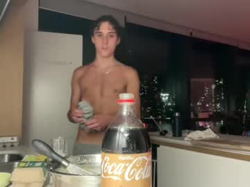 Loves Leo live cam preview — twink — age 19