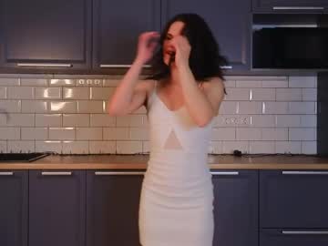 Madeleine Holt  live cam preview — HD — skinny — age 18