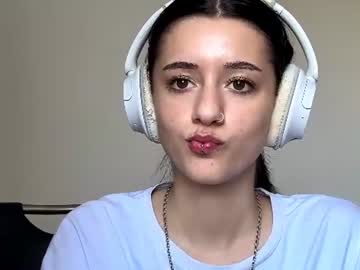 Merrillnoorigian live cam preview — HD — shy — age 18