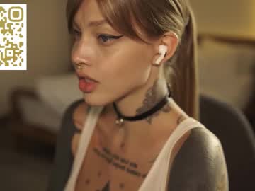 Mileeena live cam preview — HD — curvy — age 23