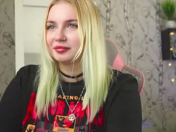 Moon Valkyriie live cam preview — HD — curvy — age 99