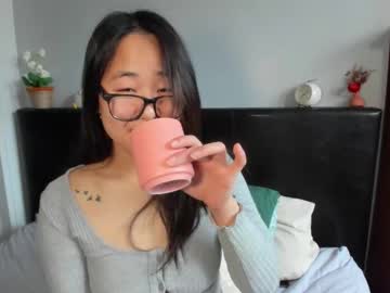 Naughtynerdygirl live cam preview — HD — british — age 30