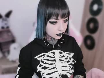 Nikkiramone live cam preview — HD — shy — age 33