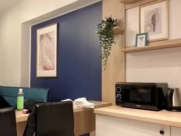 Nikolesmyth live cam preview — HD — milf — age 0