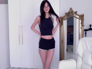 Niufrommacau live cam preview — HD — asian — age 24